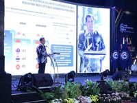 Aksi Polisi Bersihkan Masjid Raya Al'Furqan Aceh Tamiang, Warga Kini Bisa Salat