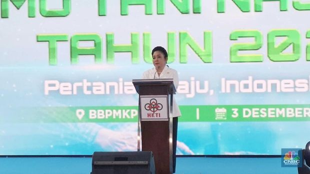 Ketua Komisi IV DPR RI Siti Hediati Soeharto atau Titiek Soeharto saat menyampaikan paparan dalam acara Temu Tani 2025, Rabu (3/12/2025). (CNBC Indonesia/Chandra Dwi Pranata)