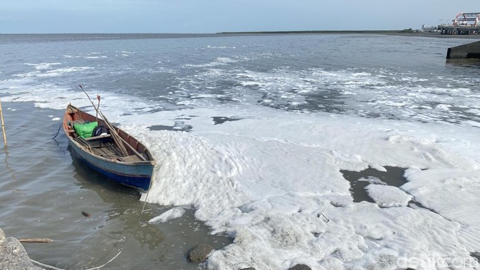 Viral Fenomena Laut di Suramadu Berbusa, Ternyata dari Sini