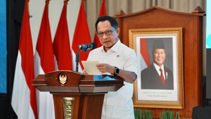 Mendagri Apresiasi Kepala Daerah Sumbang Dana untuk Sumatera: Ini Solidaritas