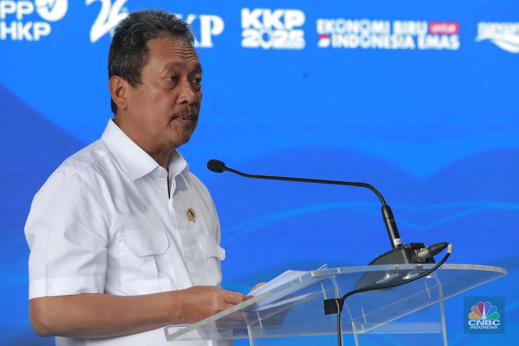 Menteri Kelautan dan Perikanan, Sakti Wahyu Trenggono saat menyampaikan sambutan dalam pelepasan Ekspor Udang Indonesia Bersertifikat Bebas Cesium-137 ke Amerika Serikat di Jakarta, Rabu (3/12/2025). (CNBC Indonesia/Muhammad Sabki)