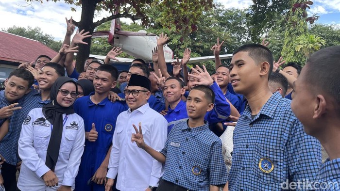 Cak Imin Siapkan SMK Go Global di Makassar, Soroti Fasilitas Sekolah Usang