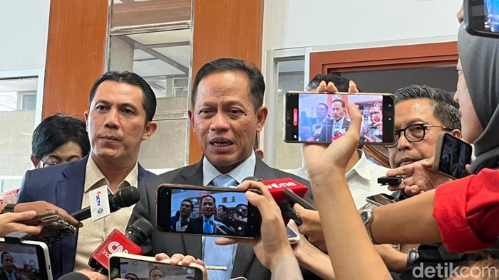 Menteri LH Respons Desakan Pecat Buntut Bencana Sumatera