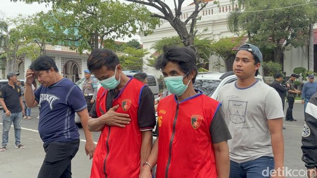 Pelaku pencurian kabel PJU di Surabaya. Pelaku pencurian kabel PJU di Surabaya.