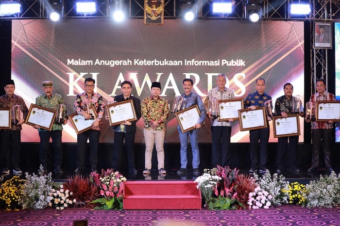 Pemkab Sidoarjo Raih Penghargaan Keterbukaan Informasi Publik