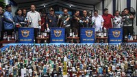 Dalam pengawasan dibidang cukai sebanyak 1.094 penindakan telah dilaksanakan dengan barang bukti yang diamankan berupa 41 juta batang rokok ilegal, 16.323 liter minuman mengandung etil alkohol (MMEA), 3.556 liter etil alkohol dan, 11,25 liter hasil pengolahan tembakau lainya (HPTL).
