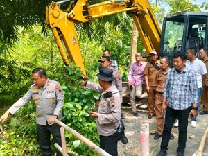 Gerak Cepat Polisi Dorong Perbaikan Jembatan Rusak di Sukoharjo
