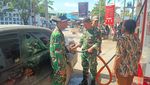 Potret Personel TNI Bantu Tangani Bencana Banjir-Longsor di Sumut