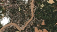 Citra satelit Vantor menunjukkan gambaran umum sungai yang terendam banjir dan daerah sekitarnya di sebelah timur Bireuen selama banjir di Aceh, Indonesia, setelah banjir di Bireuen Timur, Minggu (30/11/2025). Foto: Satellite 2025 Vantor