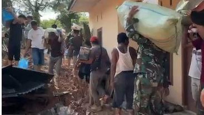 Potret Jalur Tarutung-Sibolga Belum Bisa Dilewati Total, Proses Pembersihan