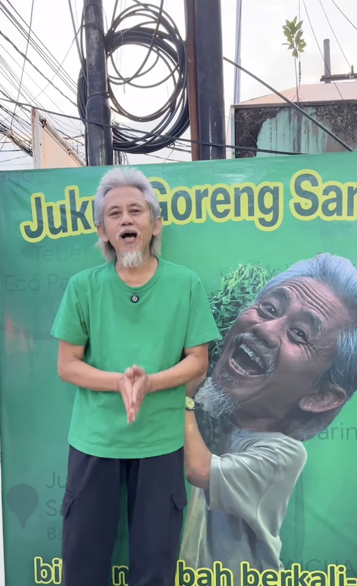 Potret Kenangan Epy Kusnandar Saat Semangat Jualan Jukut Goreng