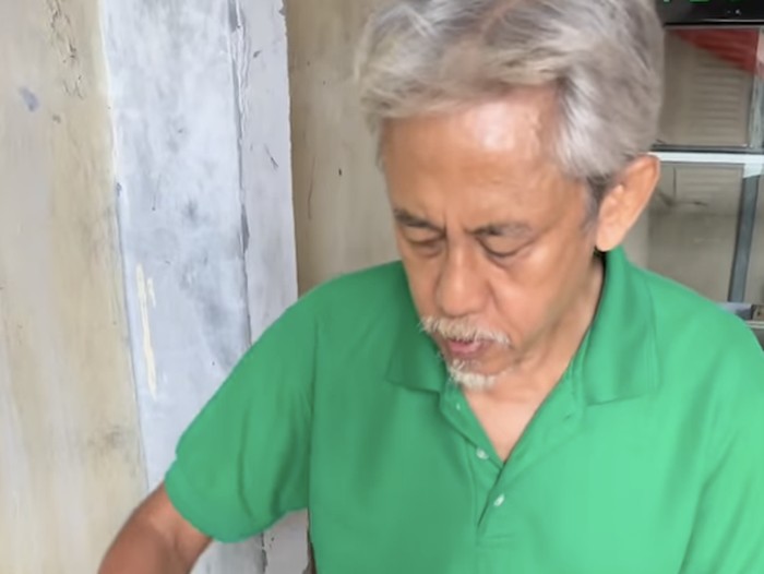 Potret Kenangan Epy Kusnandar Saat Semangat Jualan Jukut Goreng