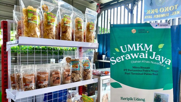 Semangat UMKM Serawai Jaya Raup Cuan dari Usaha Keripik Udang-Regginang
