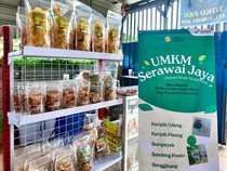Semangat UMKM Serawai Jaya Raup Cuan dari Usaha Keripik Udang-Regginang
