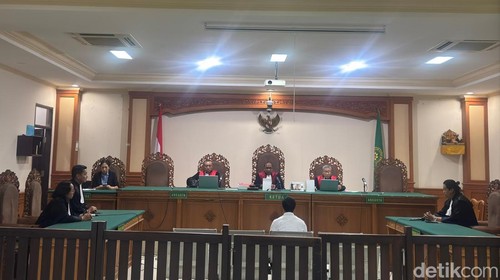 Sidang kasus korupsi BUMDes Sulangai di Pengadilan Tipikor Denpasar, Selasa (3/12/2025). (Foto: Ahmad Firizqi Irwan/detikBali)