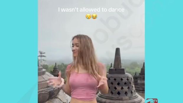 Tangkapan layar video viral wanita berambur pirang berjoget  di puncak Candi Borobudur, Kabupaten Magelang.