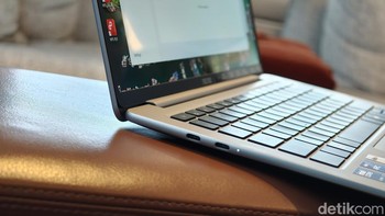 Sebelah kiri tersapat 2 port USB Type-C Full Function (Charge-Data-Display)Foto: Adi Fida Rahman/detikINET