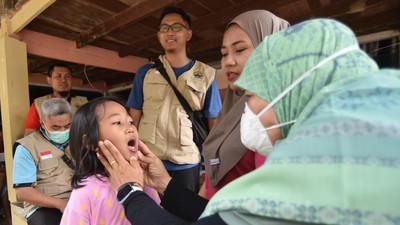 Tenaga Medis Jemput Bola, Korban Banjir Padang Dapat Layanan Kesehatan