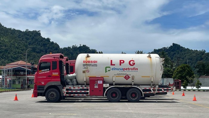 Pertamina Salurkan LPG ke Daerah Terisolir Sibolga dan Pulau Nias