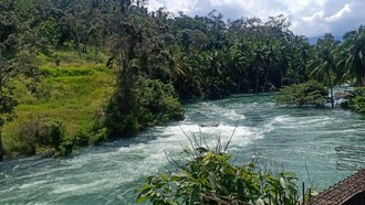 Sungai Ombilin Sumbar Membiru Bak di Swiss Meski Banjir, Jadi Tontonan Warga