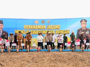 Tanam Jagung di Lampung, Wakapolri: Ketahanan Pangan Tak Hanya Program Tapi Kerja Bersama