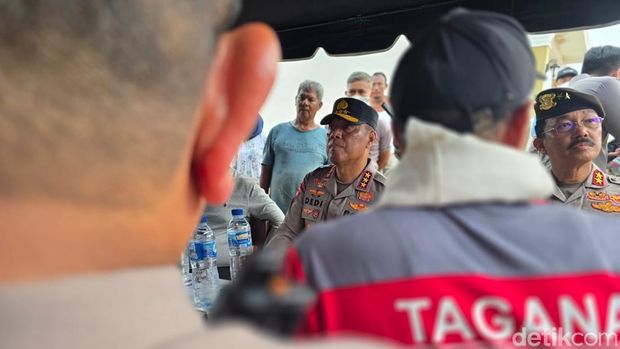 Wakapolri Tiba di Aceh Tamiang, Cek Kebutuhan Para Pengungsi