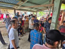 Warga Sweeping Rumah Diduga Pengedar Sabu Usai Pengakuan Bocah SD di Bungo