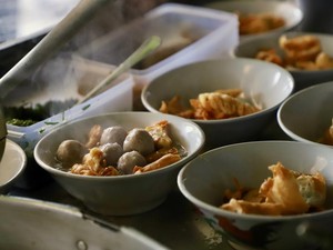 Bedah Asal-usul Nama Cuanki, Benar Kepanjangan Cari Uang Jalan Kaki?