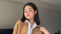 Adik dari Gracia Indri, Gisela Cindy, sudah bertahun-tahun menetap di Kanada. Ia benar-benar mengawali kariernya di sana dari nol, mulai dari menjadi pelayan restoran hingga sales associate di toko busana. Gisela Cindy kini menjabat sebagai Manajer Retail di sebuah perusahaan retail ternama di Vancouver. Foto: Instagram @giselacindy12