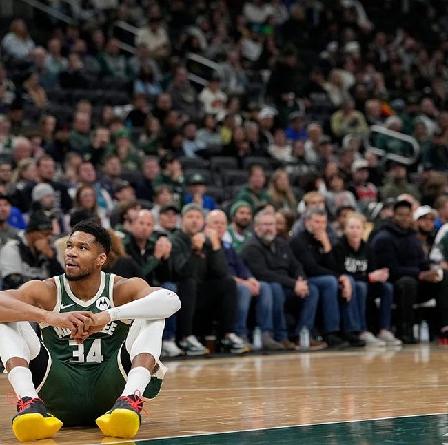 Masa Depan Giannis Abu-Abu, Tetap Bersama Bucks atau Cari Tantangan Baru