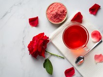 Ini 11 Manfaat Air Rebusan Bunga Mawar, Bukan Sekadar untuk Kecantikan