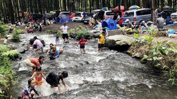 Aktivitas wisata di Desa Sumberwuluh Aktivitas wisata di Desa Sumberwuluh