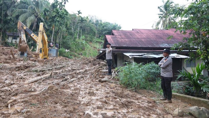 Cerita Warga di Agam Trauma Dengar Suara Heli Ingatkan Galodoh