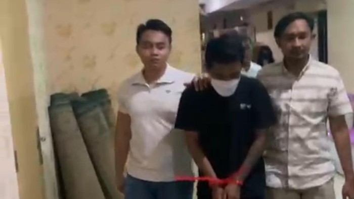 Penampakan Ayah Tiri Penganiaya Balita di Bogor Usai Ditangkap Polisi