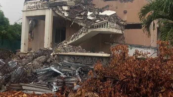 Bangunan Bekas Sekolah di Kelapa Gading Jakut Ambruk, 1 Pekerja Tertimpa