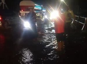 Jalan Ir Juanda Pasuruan Banjir, Kendaraan Dialihkan