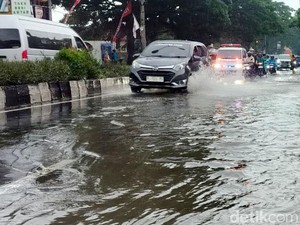 Awas Potensi Banjir Kota Malang, Permukaan Kali Amprong Naik