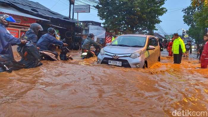 Banjir Kepung Soreang Bandung, Arus Lalin Tersendat
