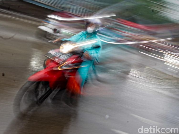 BMKG Peringatkan Potensi Bibit Siklon di Akhir Tahun, DKI Masuk Daftar Waspada