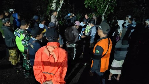 BPBD Karangasem bersama TNI dan Polri saat meninjau lokasi bocah tersambar petir di Desa Bhuana Giri, Kecamatan Bebandem, Karangasem, Rabu (3/12/2025).