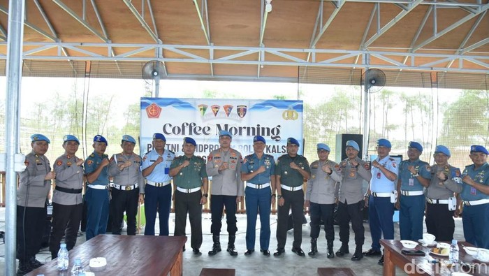 Coffee morning Bid Propam Polda Kalsel bersama TNI.