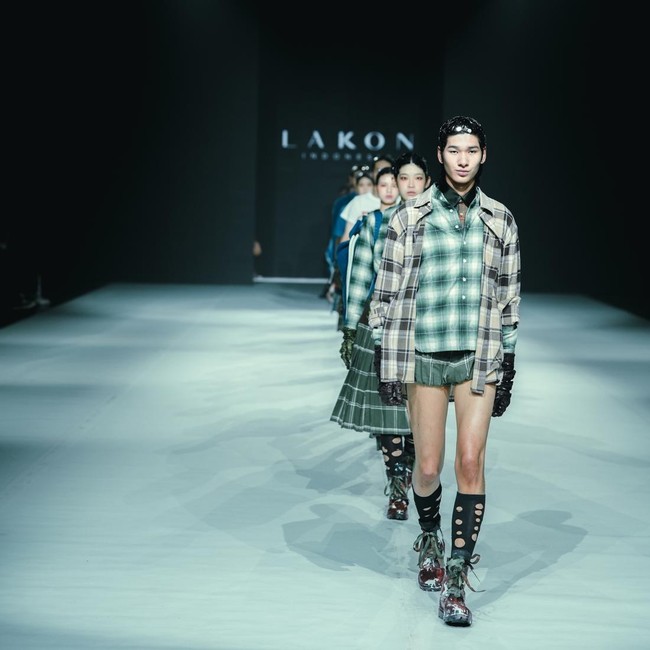 Foto: 3 Desainer Indonesia Pamer Karya di Busan Fashion Week 2025