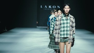 Foto: 3 Desainer Indonesia Pamer Karya di Busan Fashion Week 2025