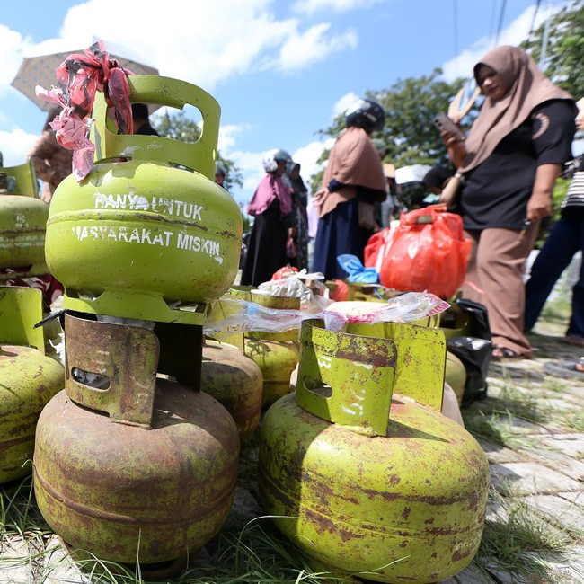 Diterjang Bencana, Warga Banda Aceh Harus Antre Panjang Demi Elpiji 3 Kg