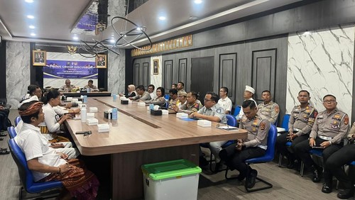 Ditlantas Polda Bali memperkenalkan Backoffice Smart Road Safety Policing dalam FGD, Kamis (4/12/2025). (Dok. Polda Bali)