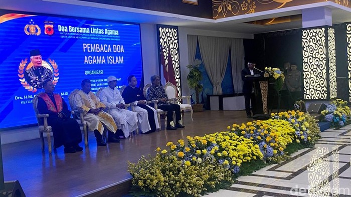 Polda Jabar Gelar Doa Lintas Agama untuk Korban Bencana Aceh-Sumatra