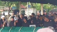 Suasana Proses Pemakaman Epy Kusnandar