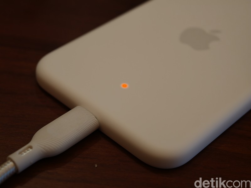 iPhone Air Battery MagSafe
