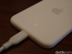 Unboxing iPhone Air MagSafe Battery, Tambah Daya 65% Harga Rp 2 Jutaan