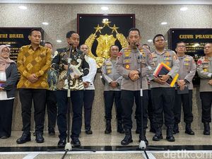 Kapolri-Menhut Bentuk Satgas Gabungan Usut Kayu Gelondong di Banjir Sumatera